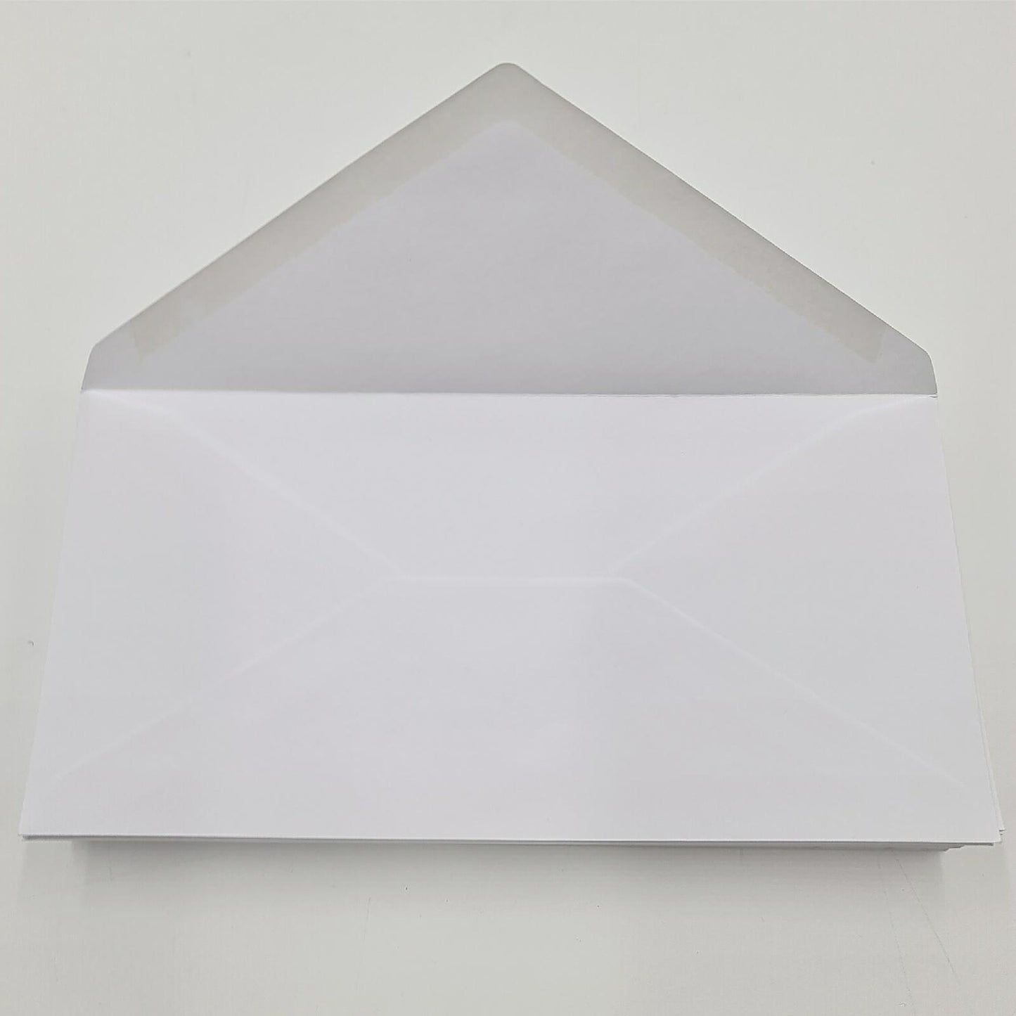 50 Umschläge WeißHochweiß DIN Lang 110 x 220 mm 11 x 22 cm Nassklebung Markenqualität Bürobedarf; Hergestellt von WeißHochweiß; Umschläge; Bürobedarf; DIN Lang; Hochwertig.