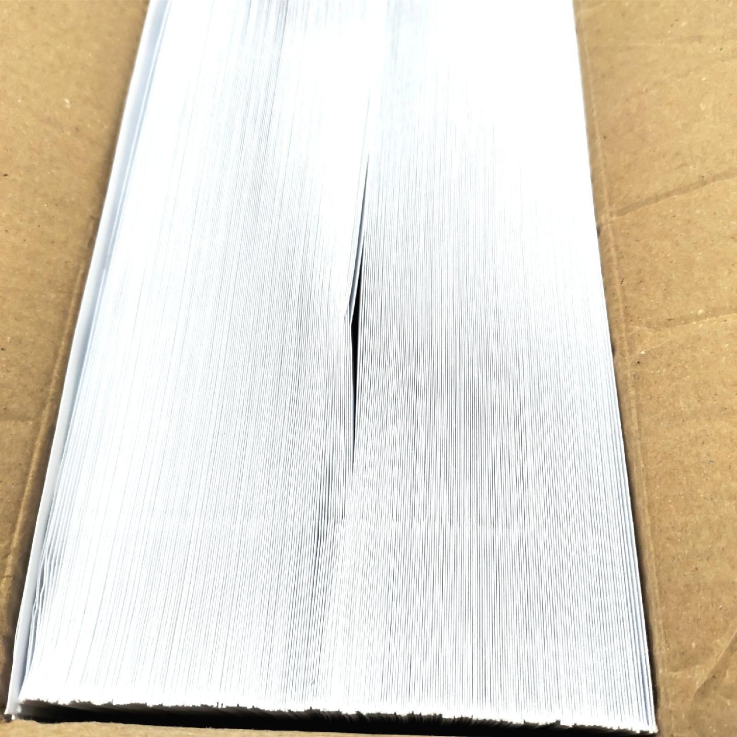 250 Hüllen weiß C4 229 x 324 90 g/m² Fenster 110 x 50 Schutzstreifen Versandtaschen